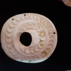 Маңдай әшекей тақташасы